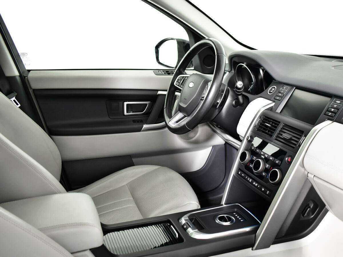 Land Rover Discovery Sport 2017 года с пробегом. Фото: #6