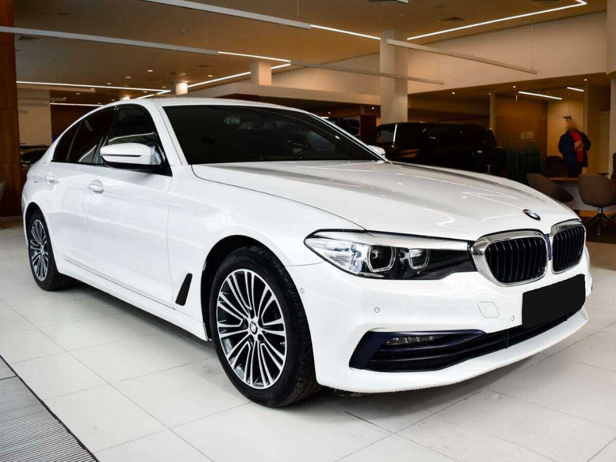 BMW 5 серии 2020 года с пробегом. Фото: #2