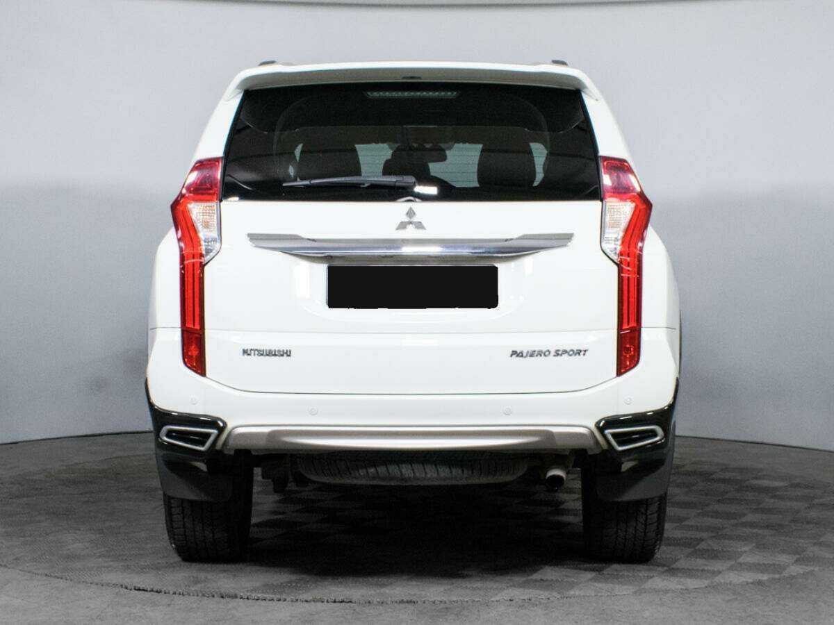 Mitsubishi Pajero Sport 2018 года с пробегом. Фото: #4