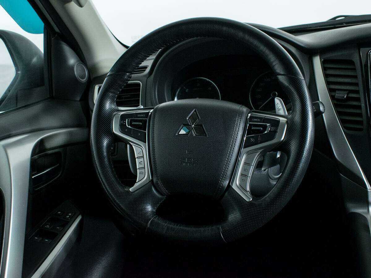 Mitsubishi Pajero Sport 2018 года с пробегом. Фото: #12