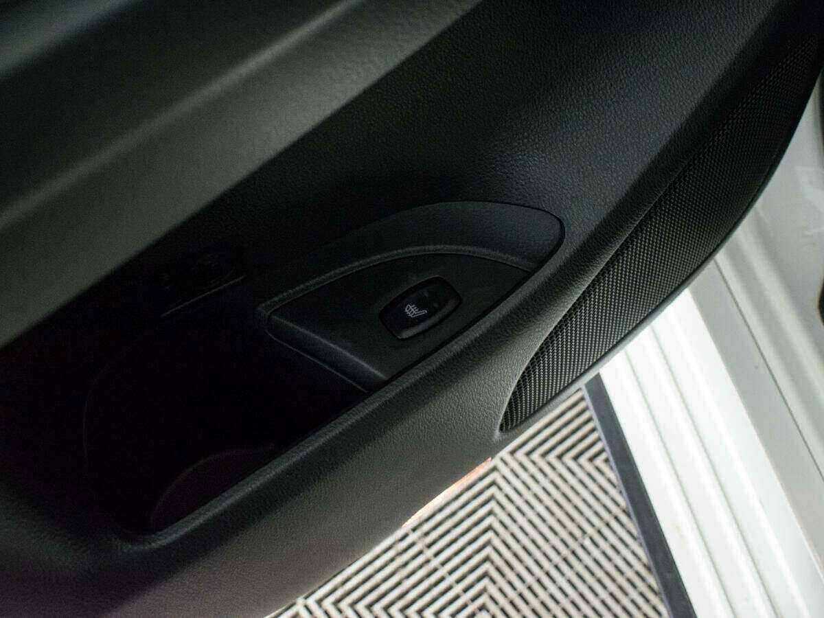 Mitsubishi Pajero Sport 2018 года с пробегом. Фото: #13