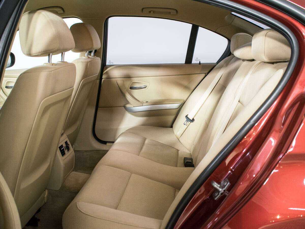 BMW 3 серии 2011 года с пробегом. Фото: #9