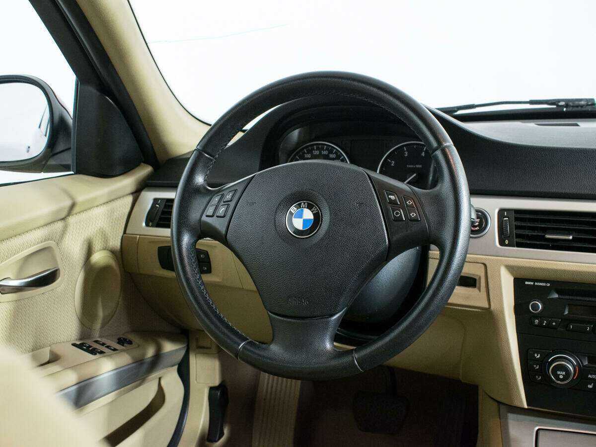 BMW 3 серии 2011 года с пробегом. Фото: #13