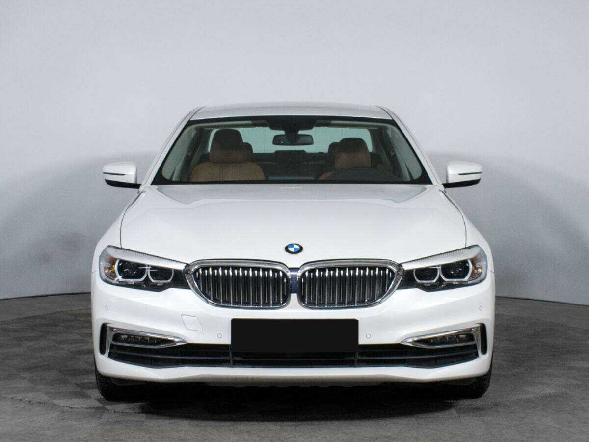 BMW 5 серии 2018 года с пробегом. Фото: #1