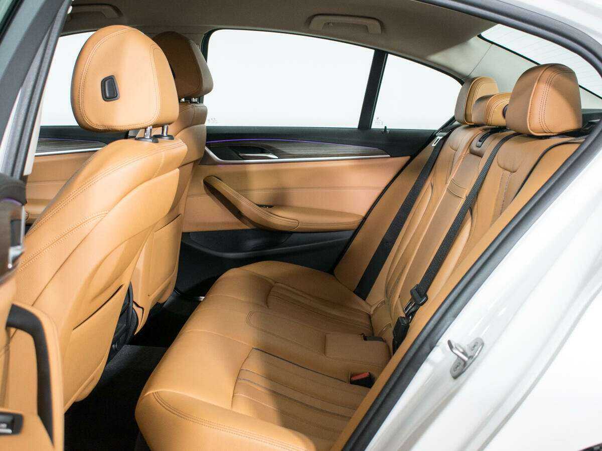 BMW 5 серии 2018 года с пробегом. Фото: #9