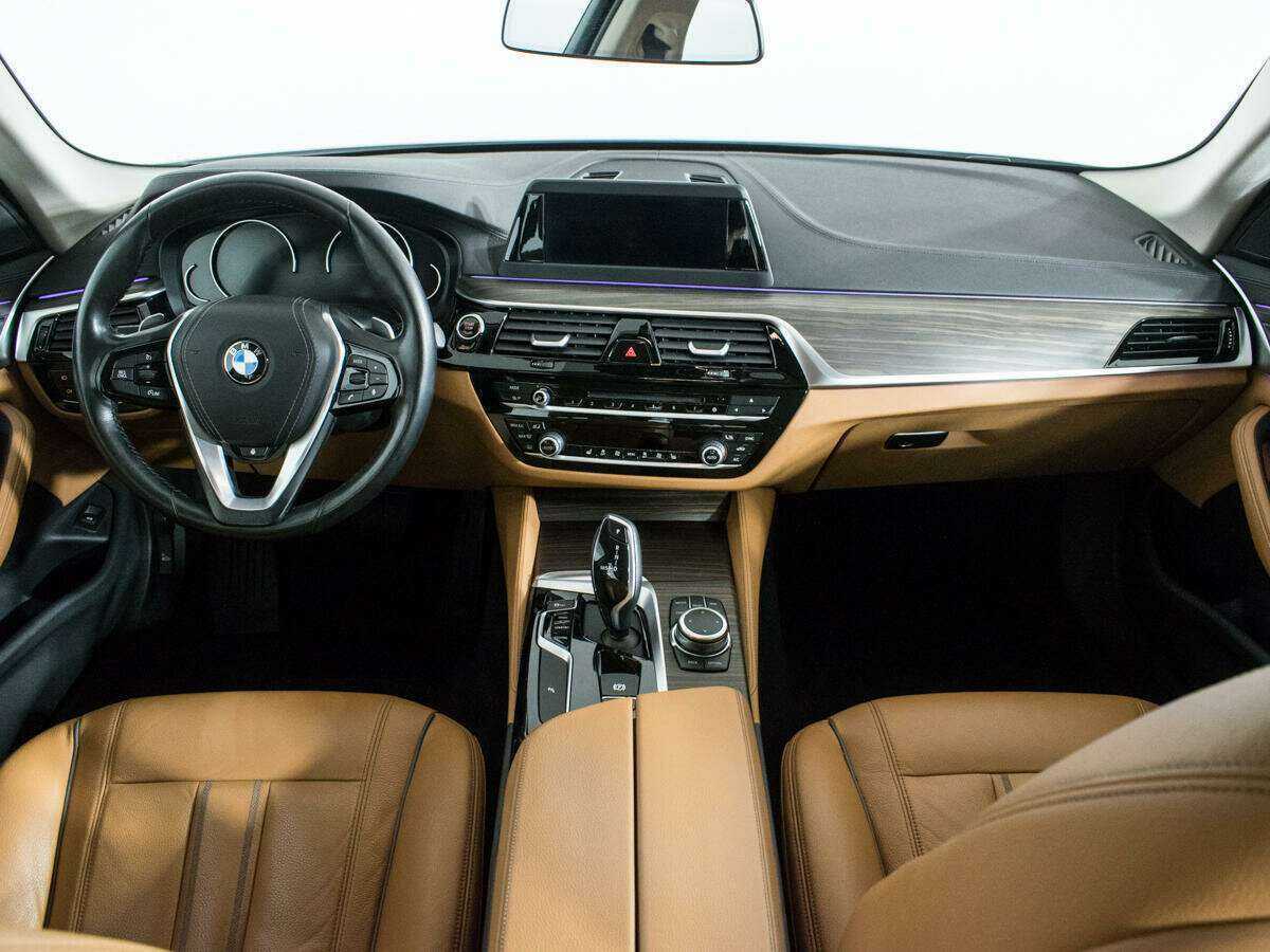 BMW 5 серии 2018 года с пробегом. Фото: #11