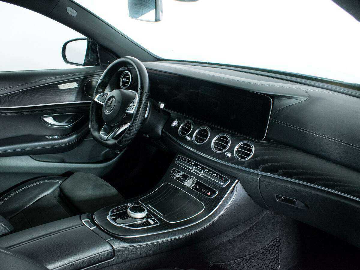 Mercedes-Benz E-Класс 2018 года с пробегом. Фото: #8