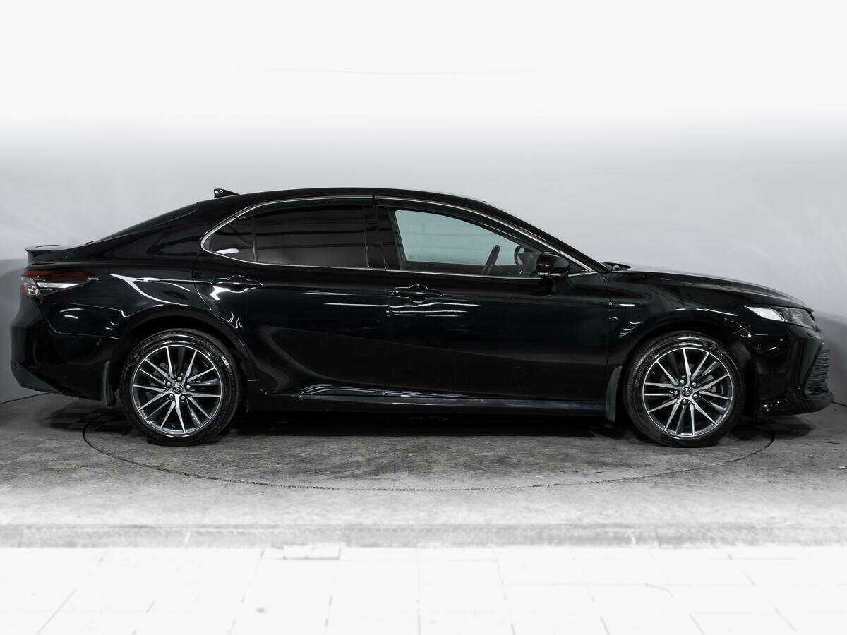 Toyota Camry 2022 года с пробегом. Фото: #3