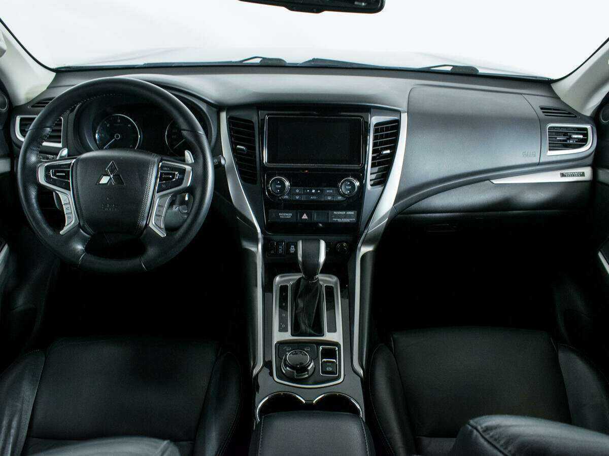 Mitsubishi Pajero Sport 2019 года с пробегом. Фото: #11