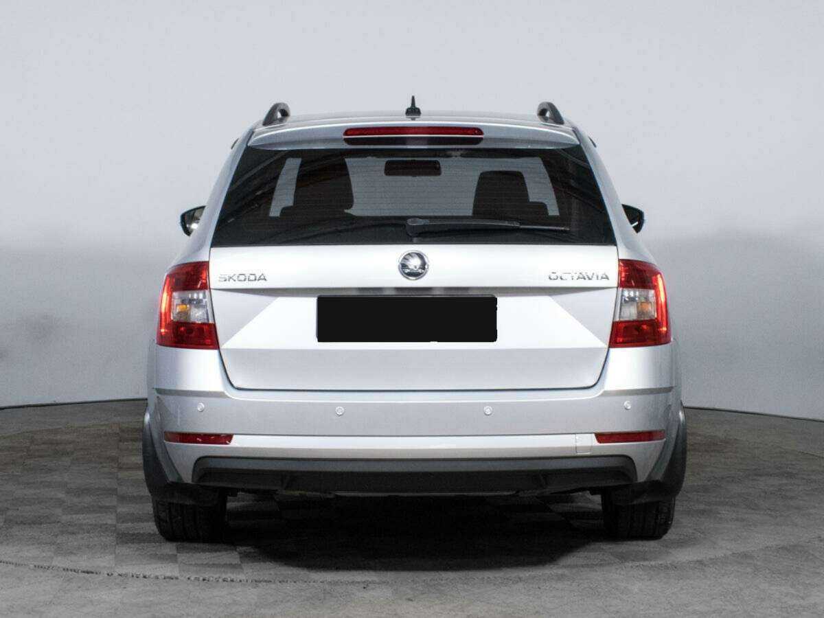 Б/У Шкода Октавия 2018 года. Фото: #5