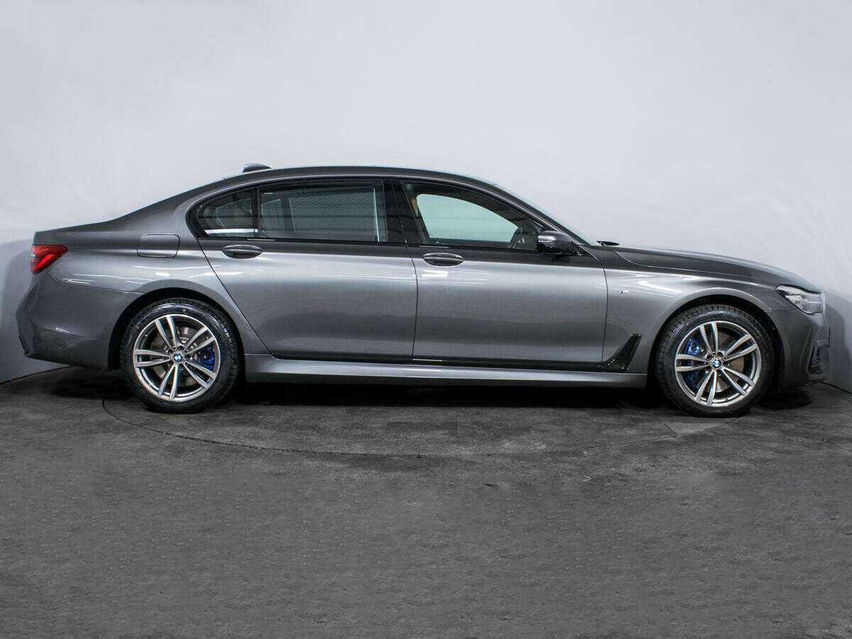BMW 7 серии 2018 года с пробегом. Фото: #3