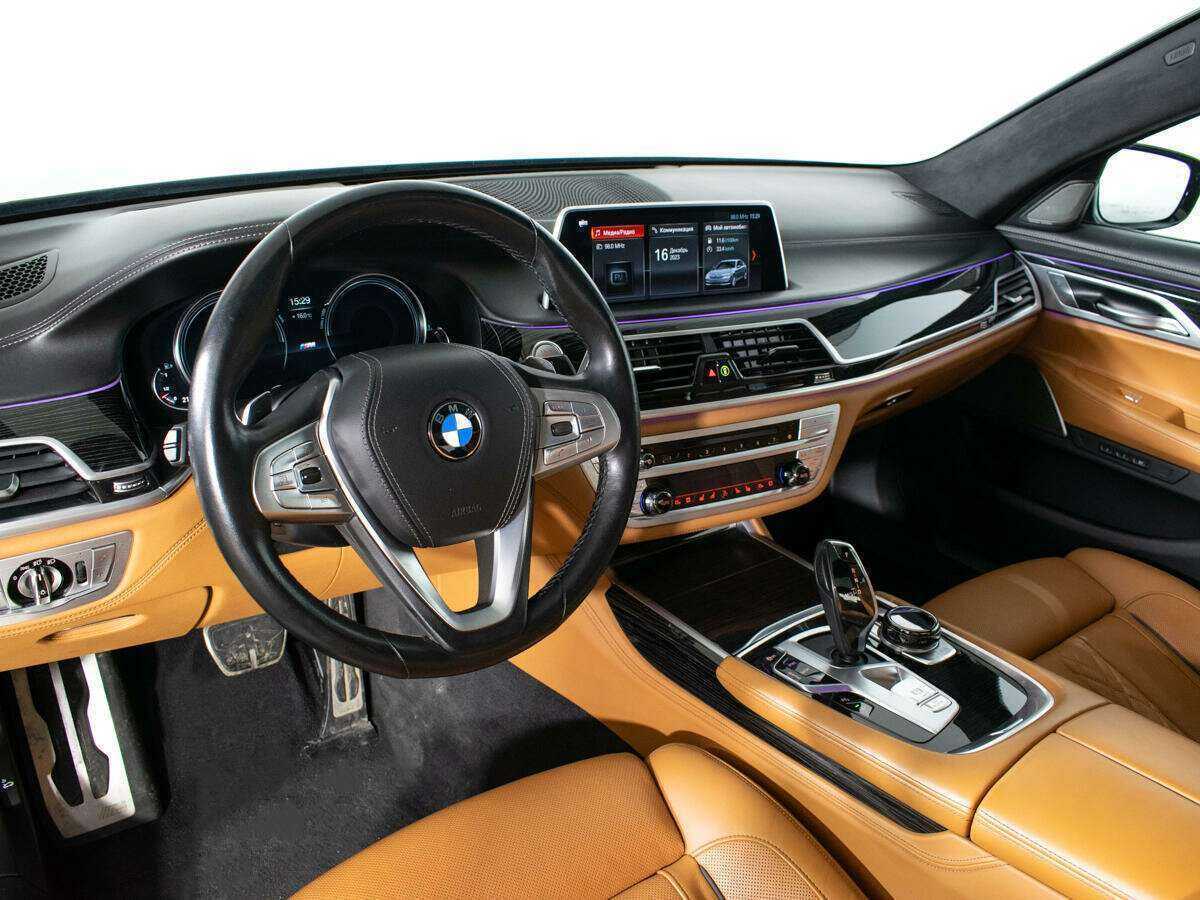 BMW 7 серии 2018 года с пробегом. Фото: #12