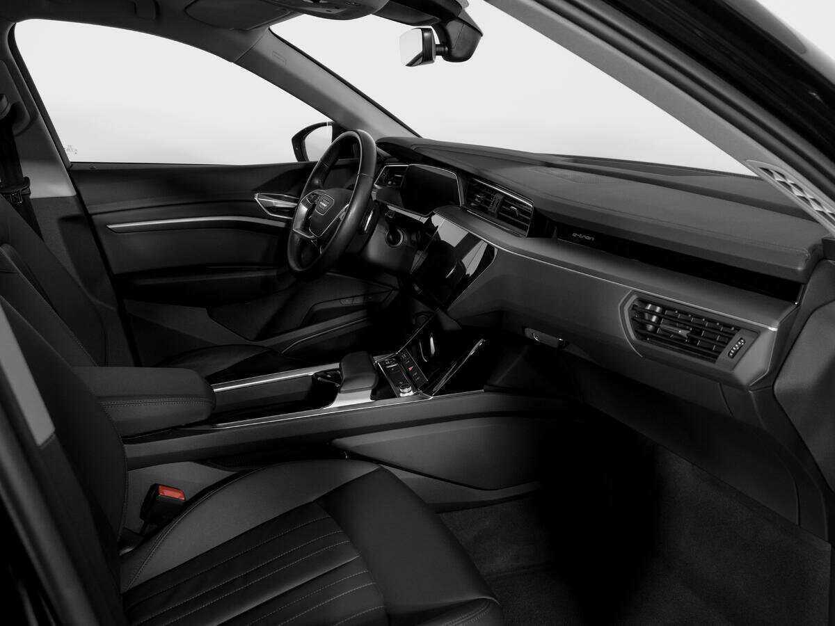 Audi e-tron 2020 года с пробегом. Фото: #8