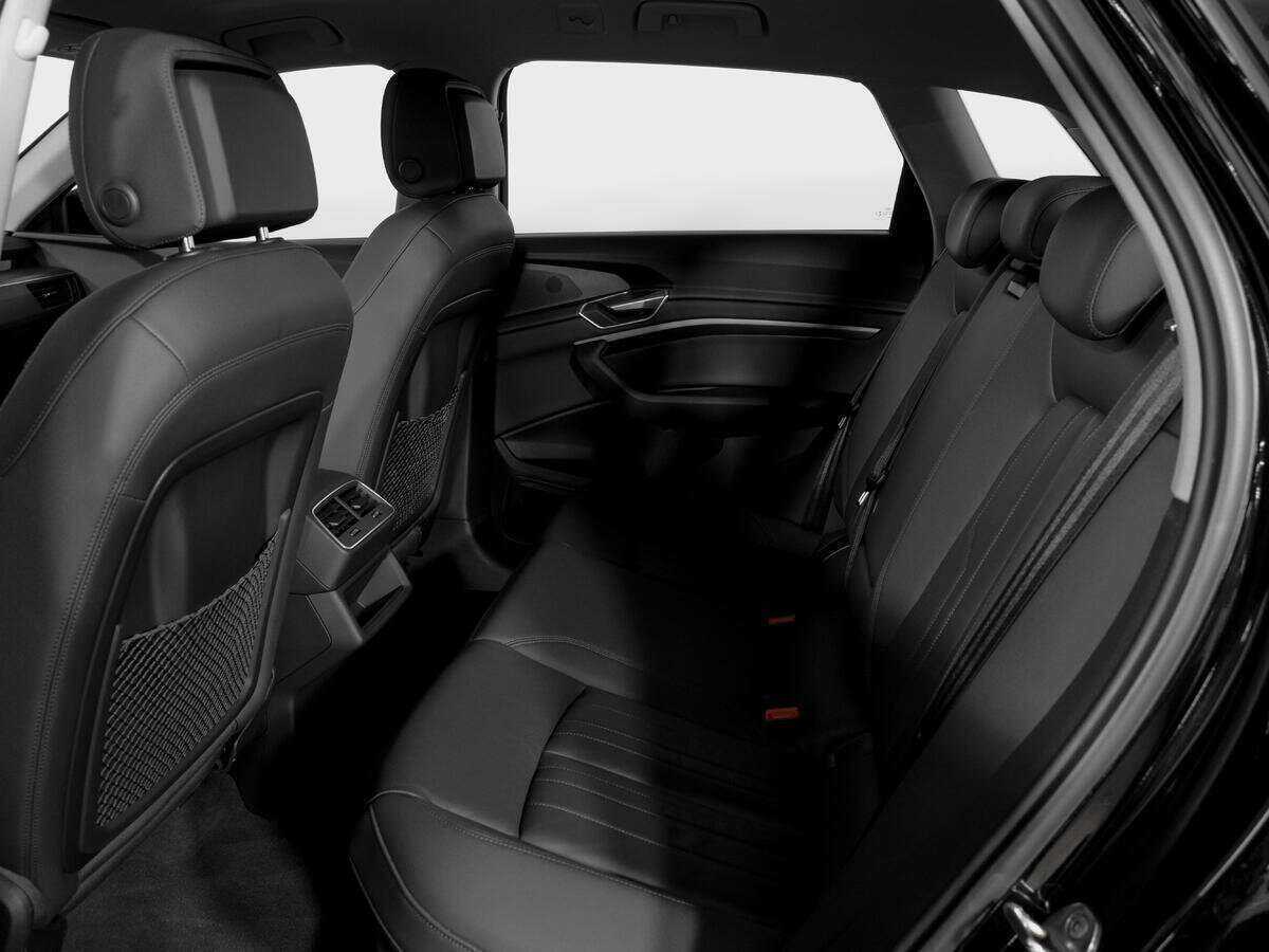 Audi e-tron 2020 года с пробегом. Фото: #9