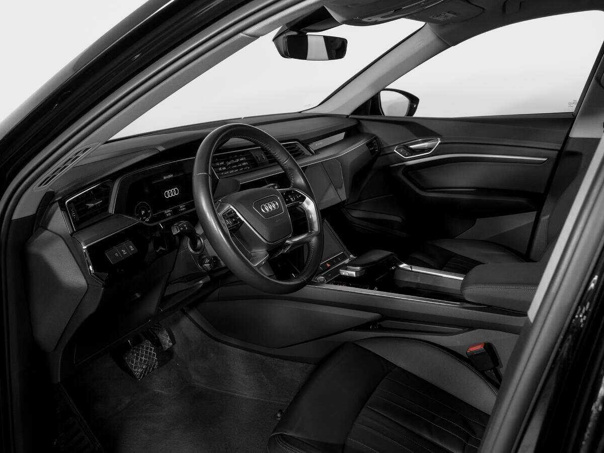 Audi e-tron 2020 года с пробегом. Фото: #15