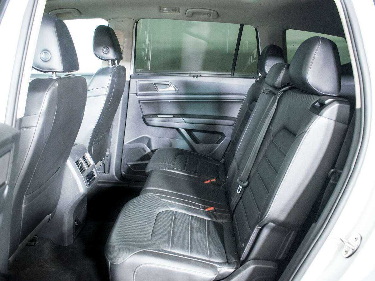 Volkswagen Teramont 2018 года с пробегом. Фото: #8