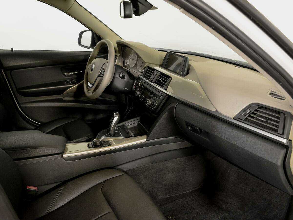 BMW 3 серии 2011 года с пробегом. Фото: #8