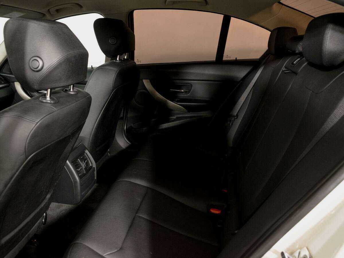 BMW 3 серии 2011 года с пробегом. Фото: #9