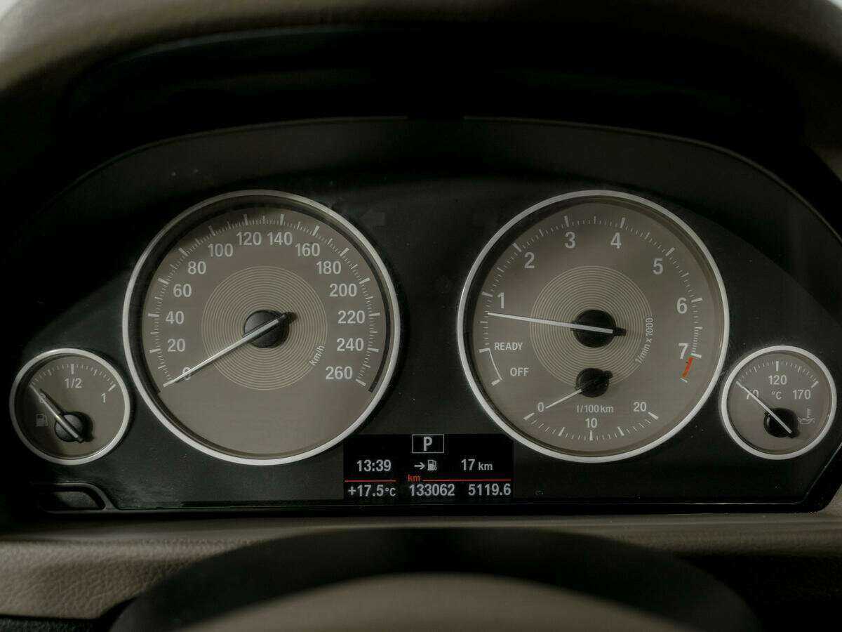 BMW 3 серии 2011 года с пробегом. Фото: #10