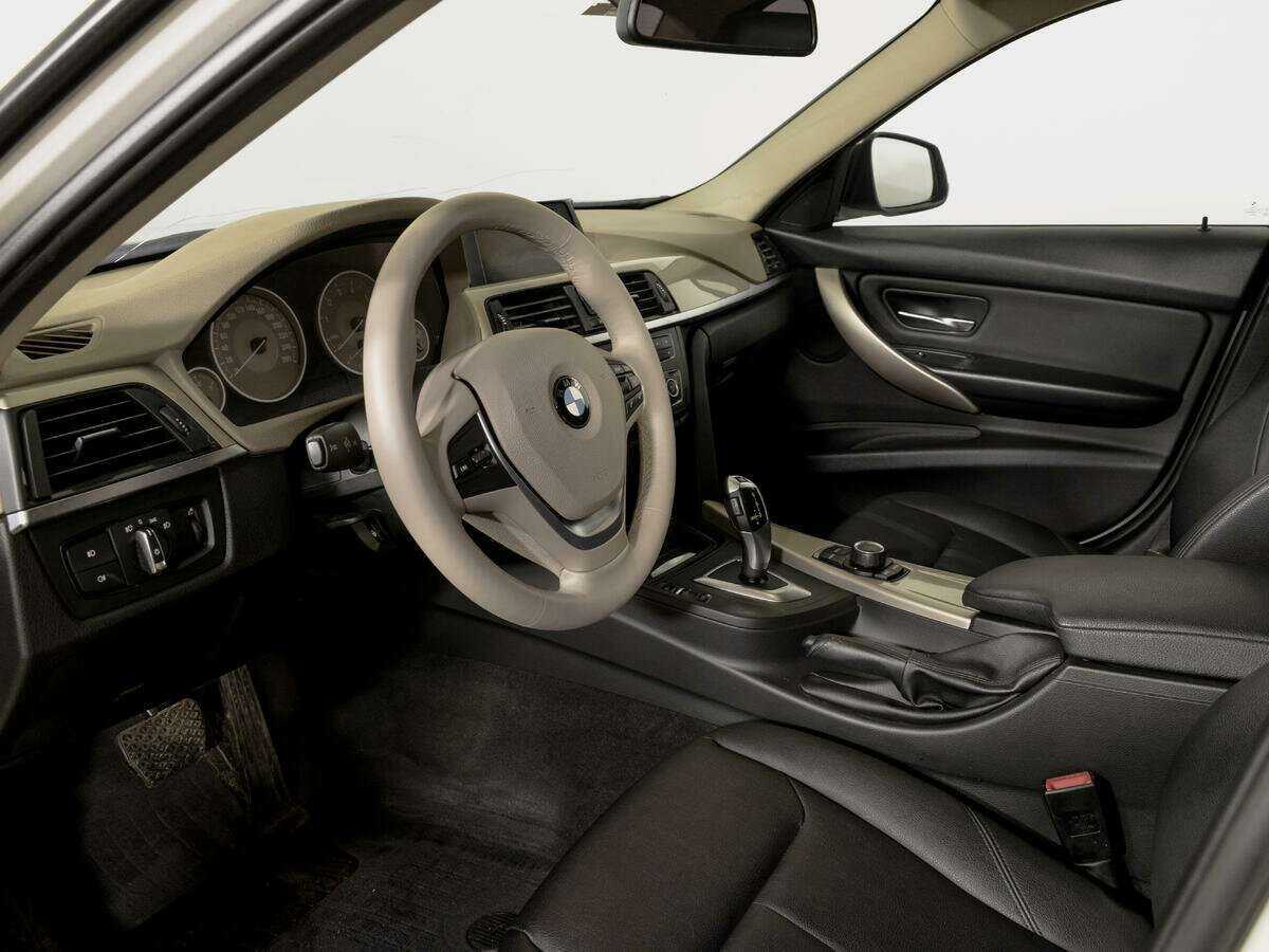 BMW 3 серии 2011 года с пробегом. Фото: #15