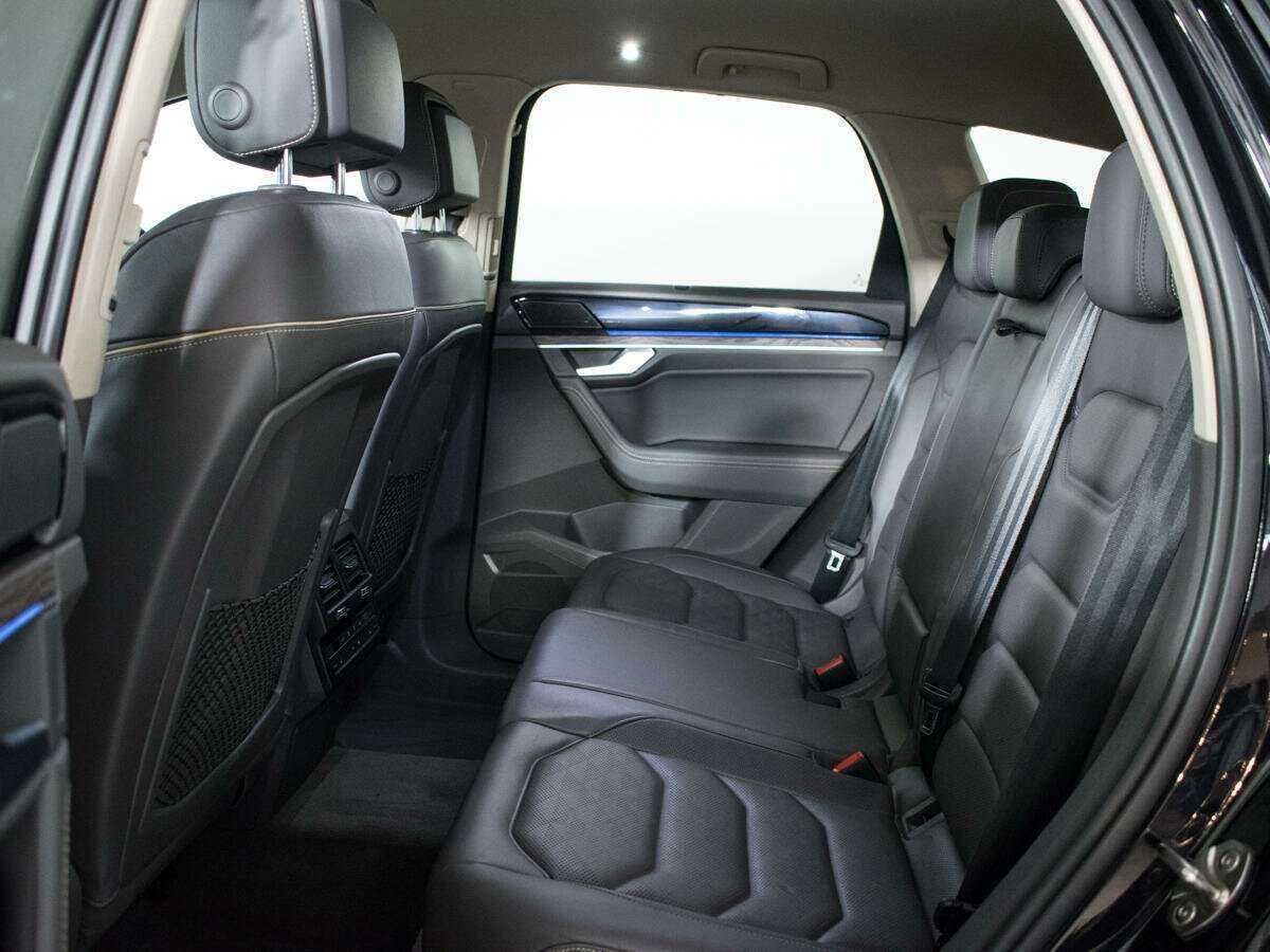 Volkswagen Touareg 2020 года с пробегом. Фото: #9