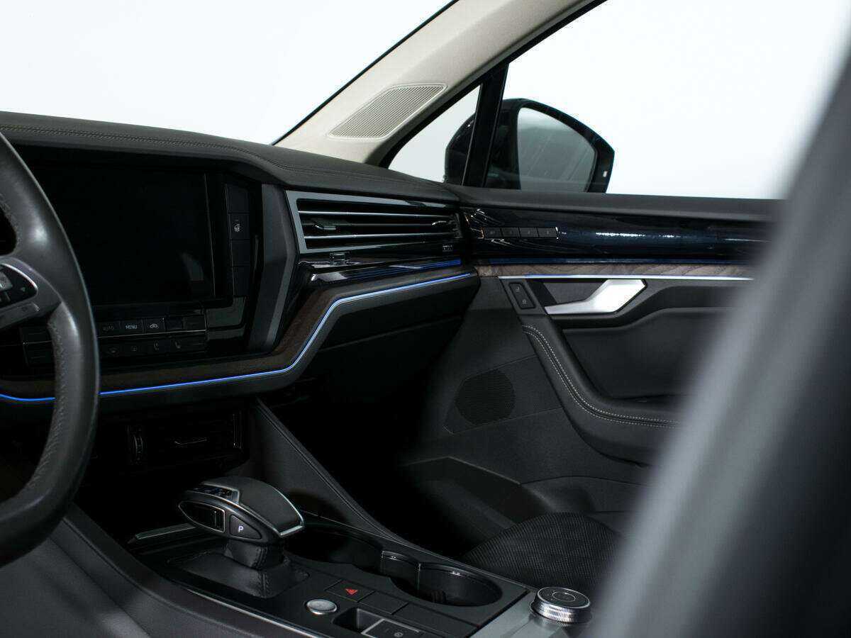 Volkswagen Touareg 2020 года с пробегом. Фото: #13