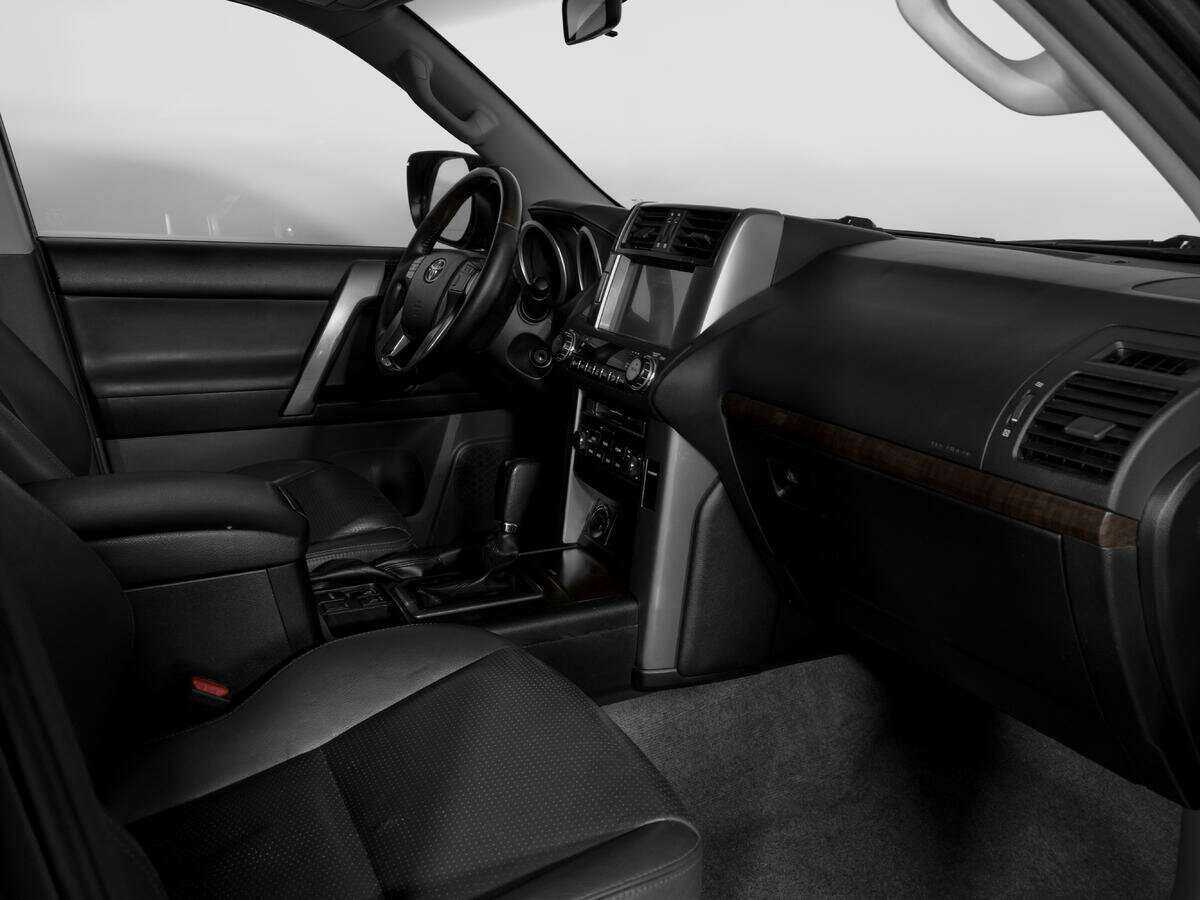 Toyota Land Cruiser Prado 2012 года с пробегом. Фото: #8