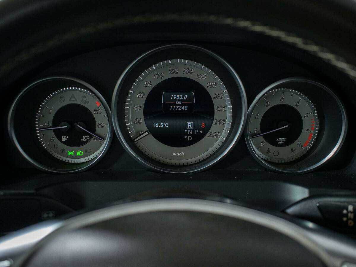 Mercedes-Benz E-Класс 2014 года с пробегом. Фото: #10