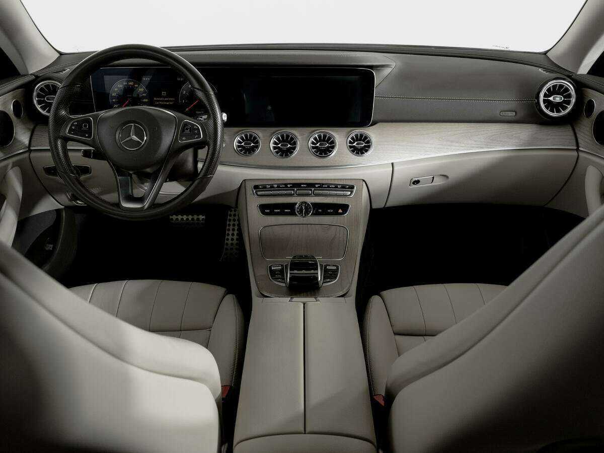Mercedes-Benz E-Класс 2017 года с пробегом. Фото: #11