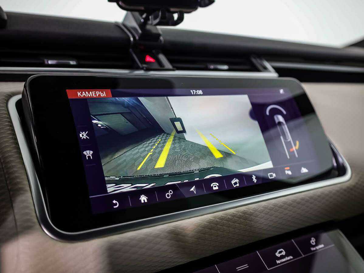 Land Rover Range Rover Velar 2017 года с пробегом. Фото: #12
