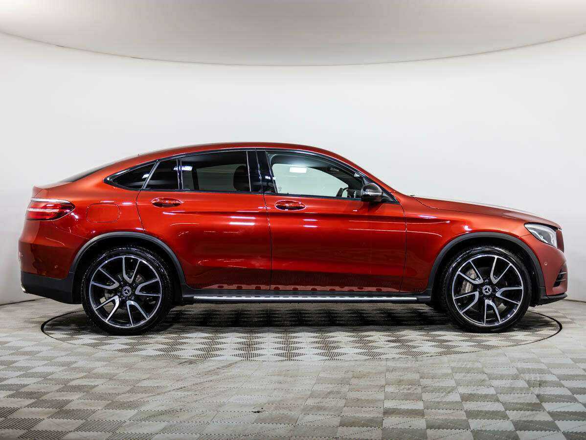 Mercedes-Benz GLC Coupe 2017 года с пробегом. Фото: #2