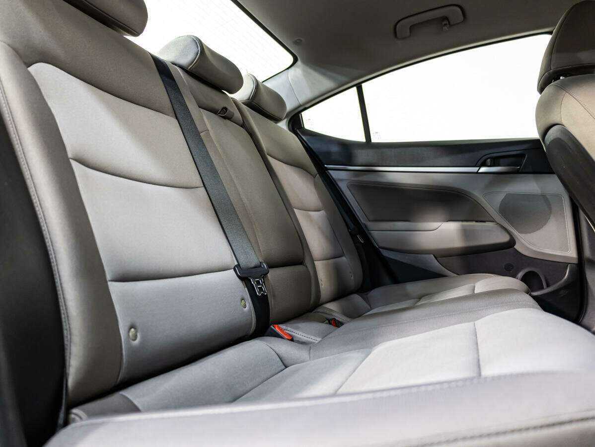 Б/У Хендай Елантра 2018 года. Фото: #11