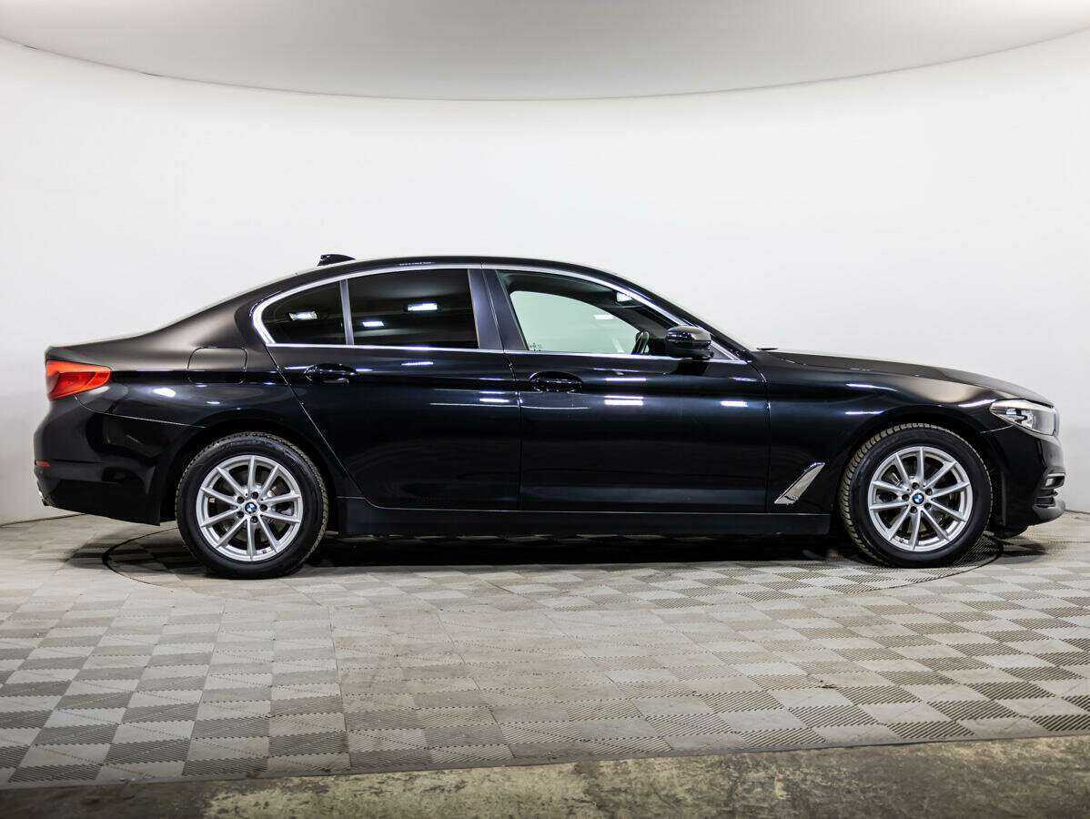 BMW 5 серии 2019 года с пробегом. Фото: #2