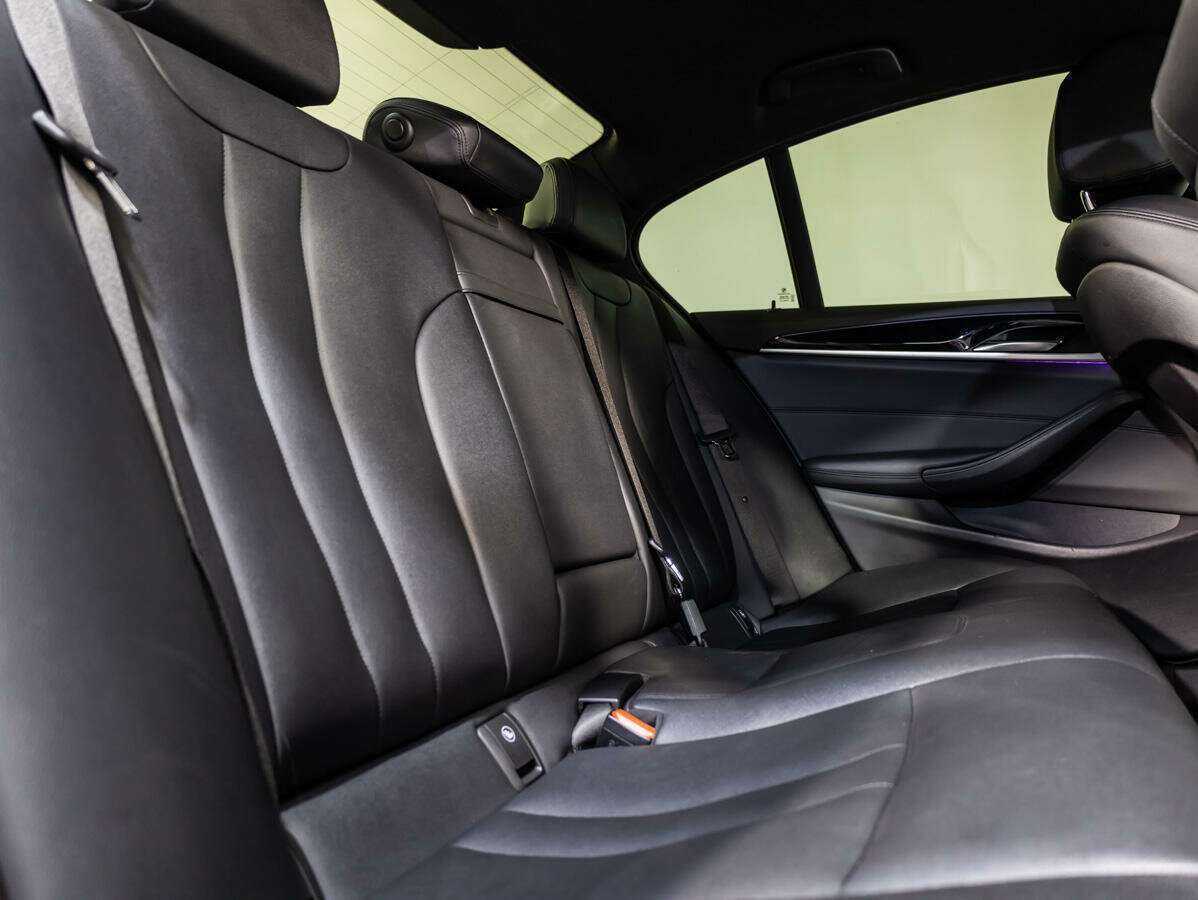 BMW 5 серии 2019 года с пробегом. Фото: #11