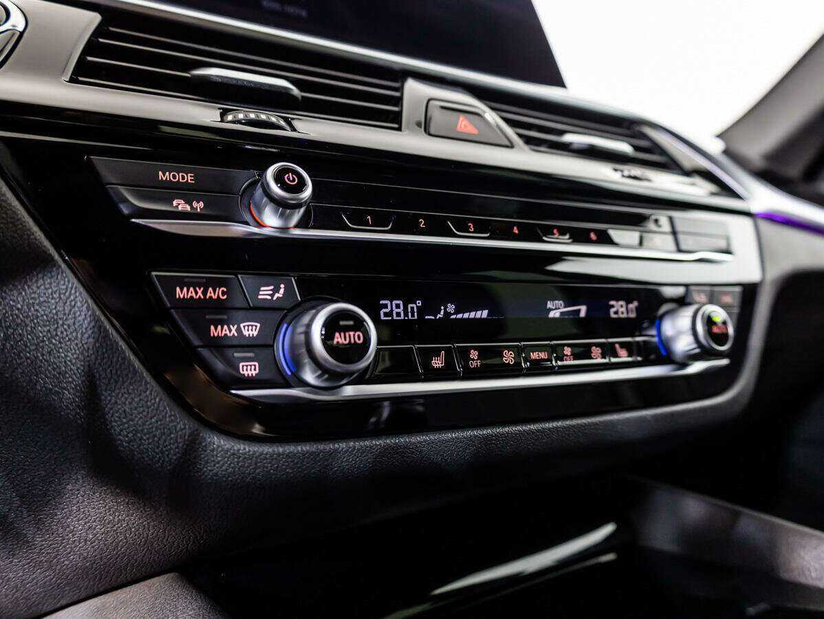 BMW 5 серии 2019 года с пробегом. Фото: #12