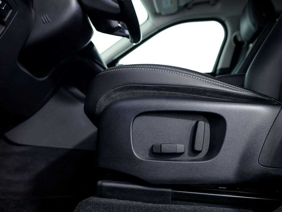 Land Rover Range Rover Velar 2018 года с пробегом. Фото: #11