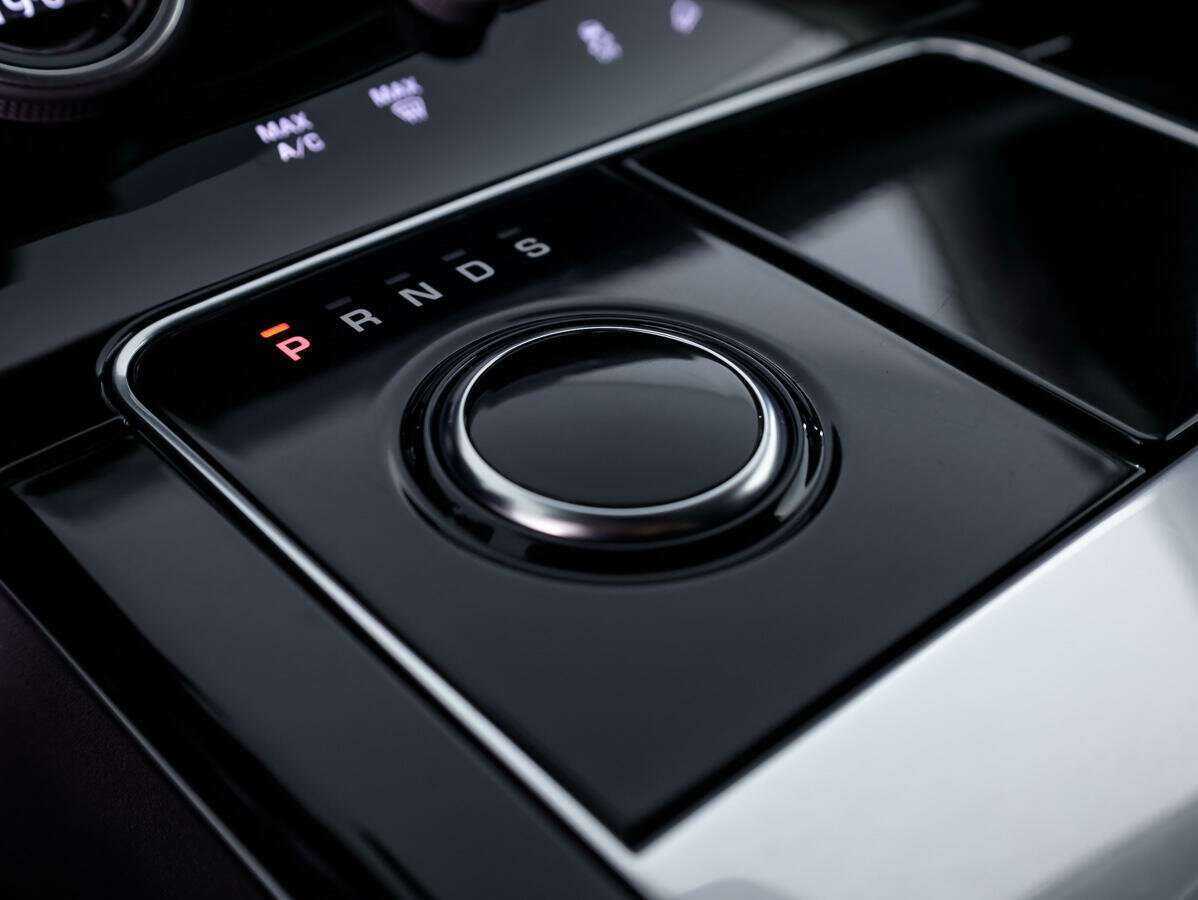 Land Rover Range Rover Velar 2018 года с пробегом. Фото: #15