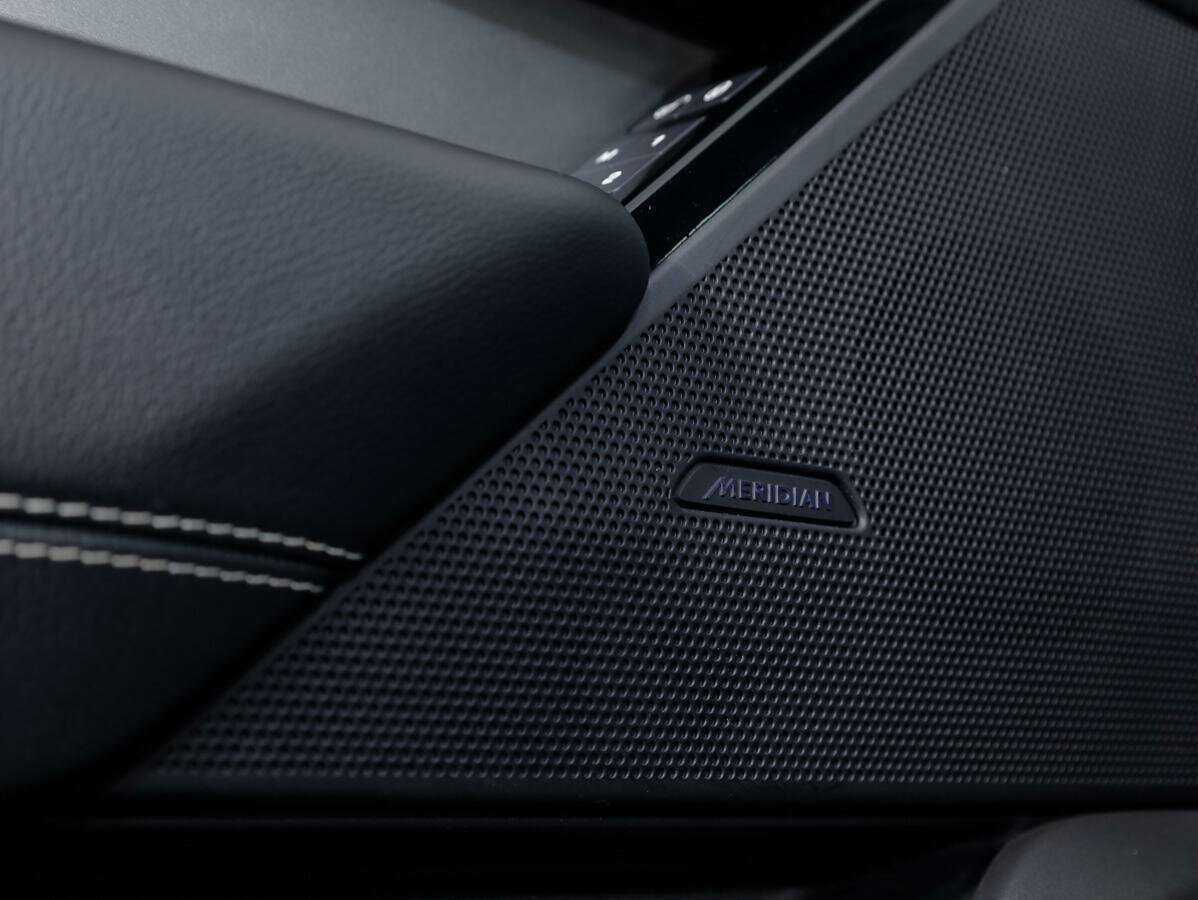 Land Rover Range Rover Velar 2018 года с пробегом. Фото: #18