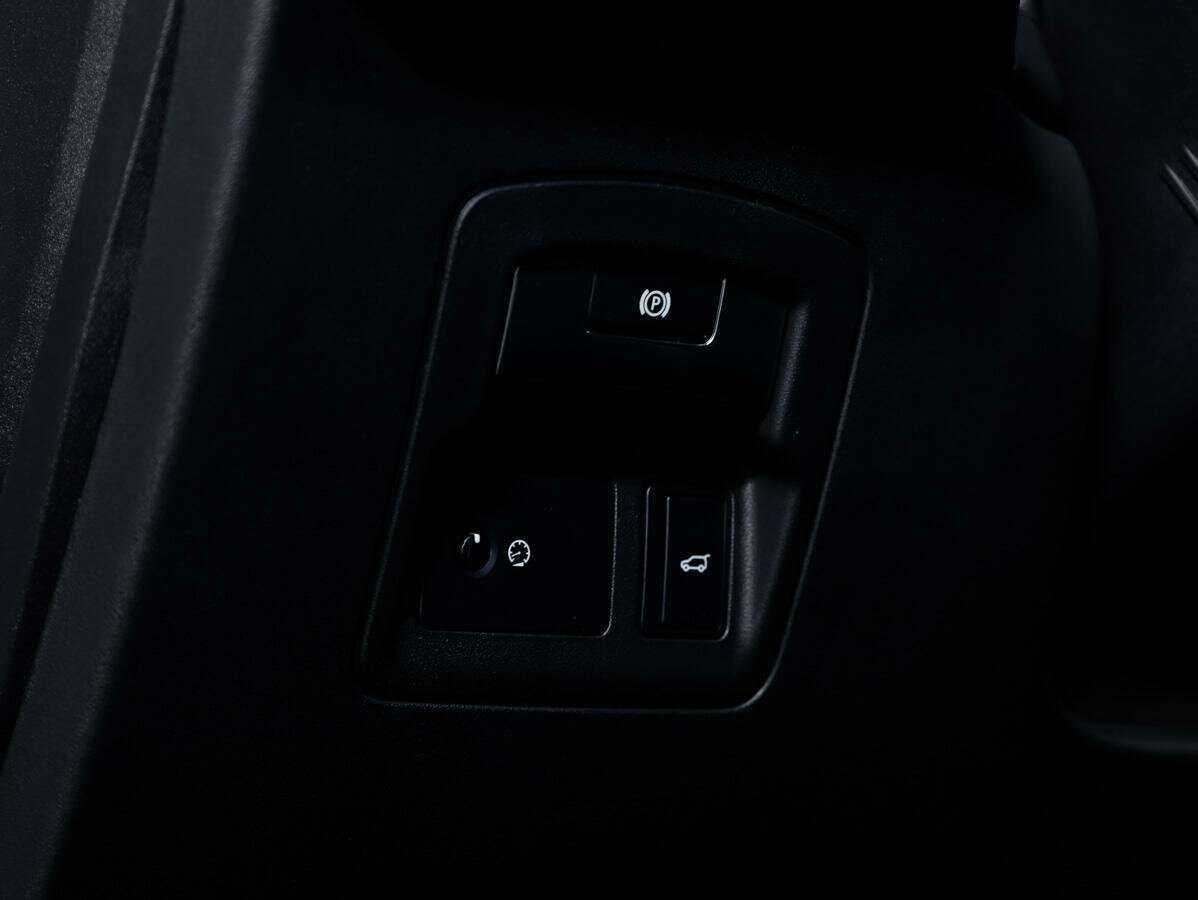 Land Rover Range Rover Velar 2018 года с пробегом. Фото: #19