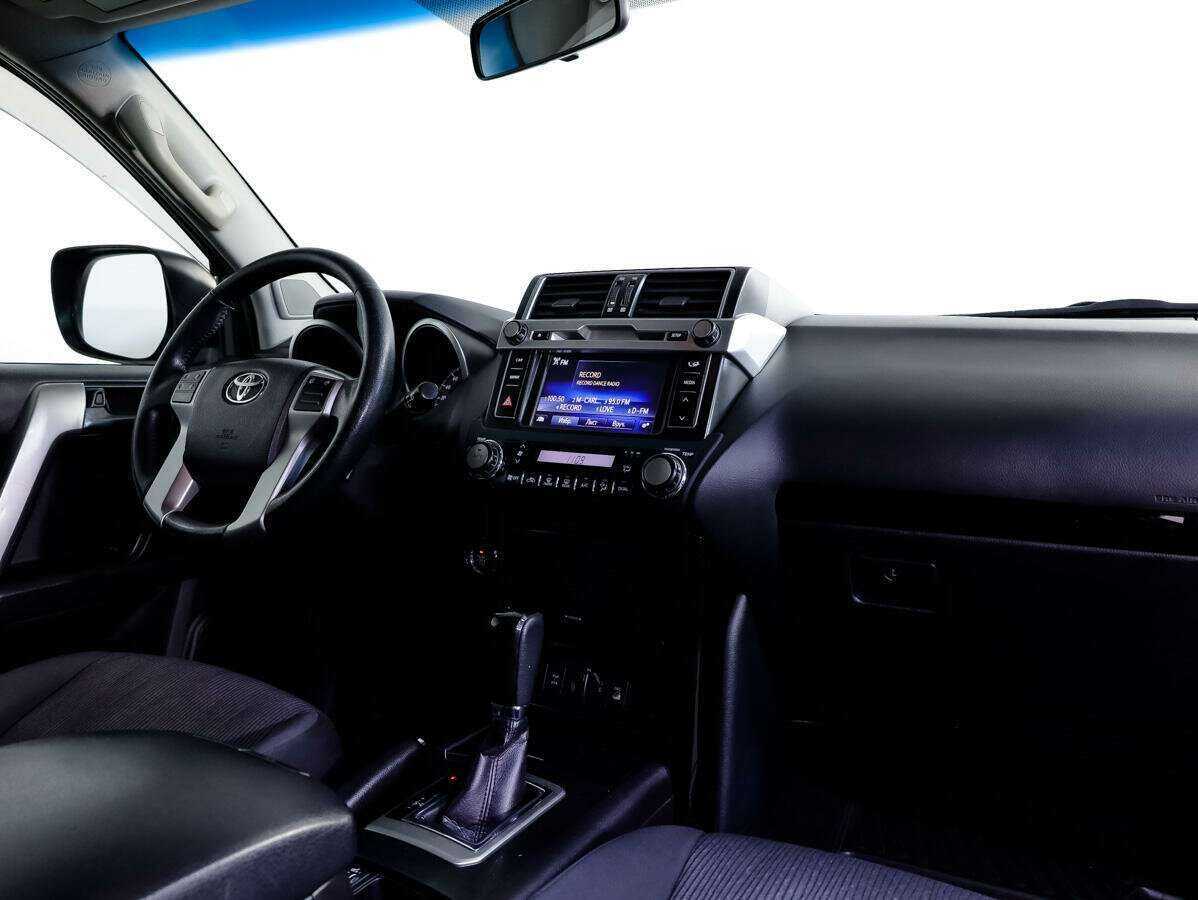 Toyota Land Cruiser Prado 2017 года с пробегом. Фото: #7