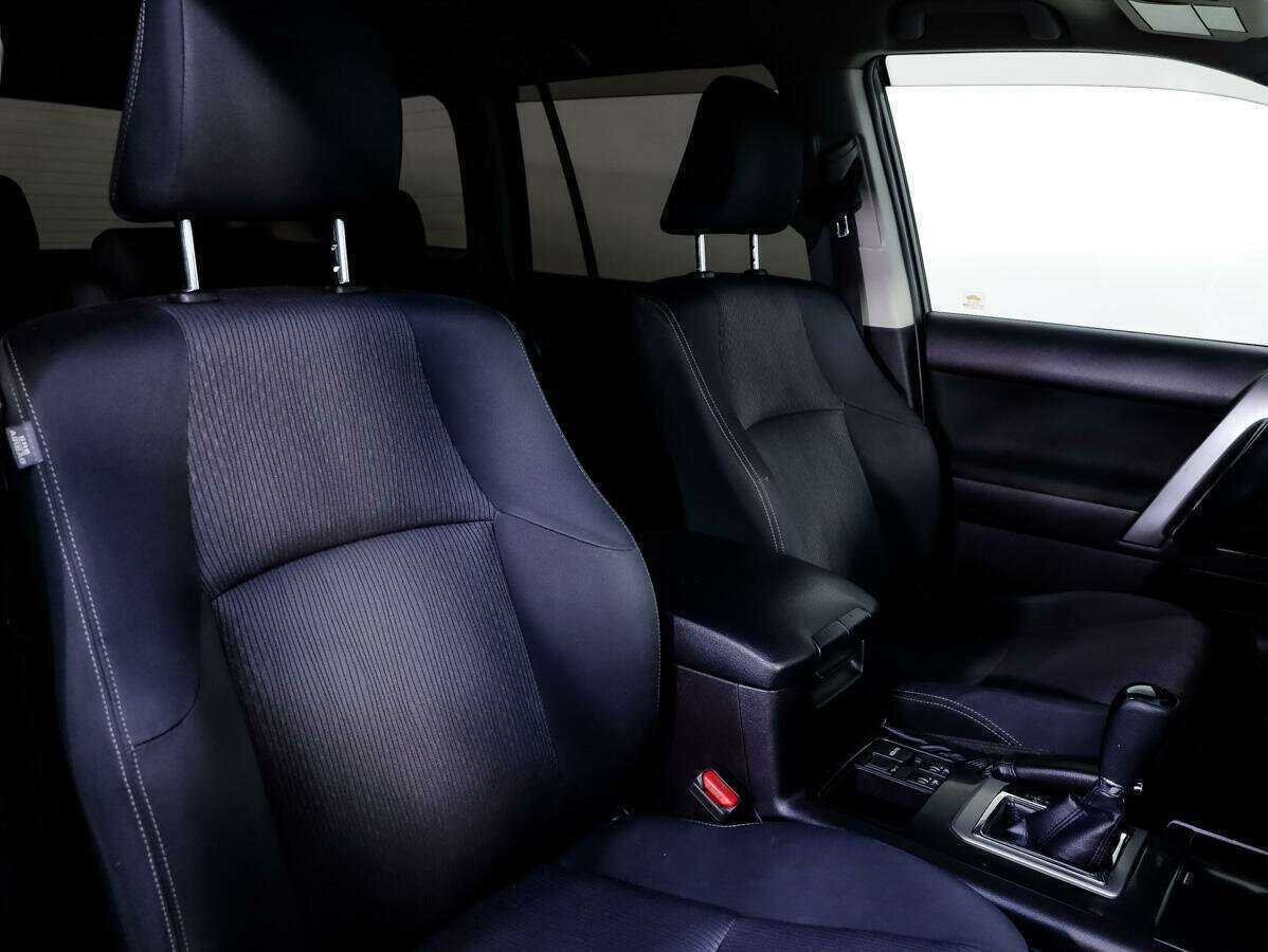 Toyota Land Cruiser Prado 2017 года с пробегом. Фото: #9