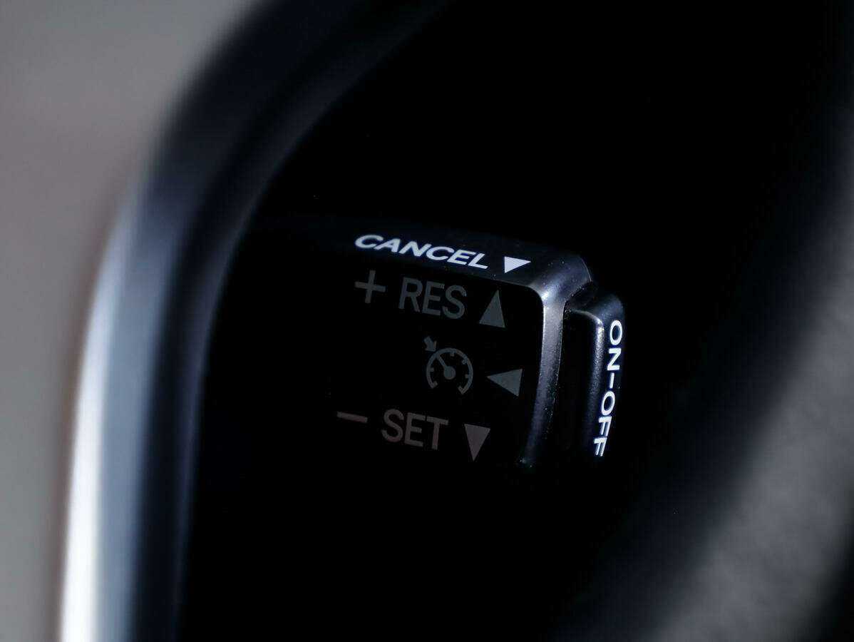 Toyota Land Cruiser Prado 2017 года с пробегом. Фото: #17