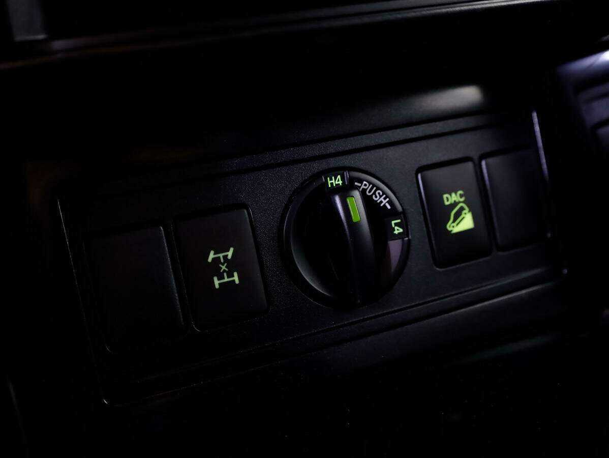 Toyota Land Cruiser Prado 2017 года с пробегом. Фото: #24