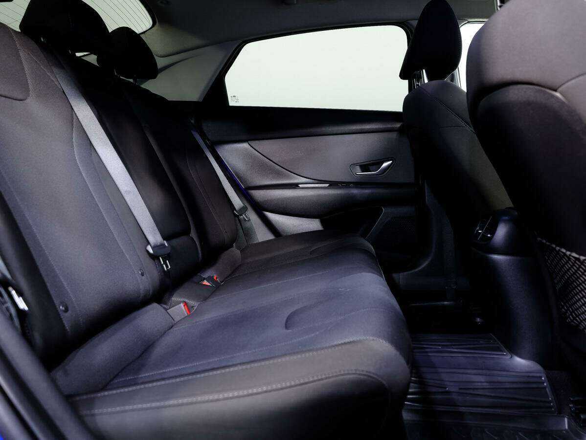 Hyundai Elantra 2021 года с пробегом. Фото: #14