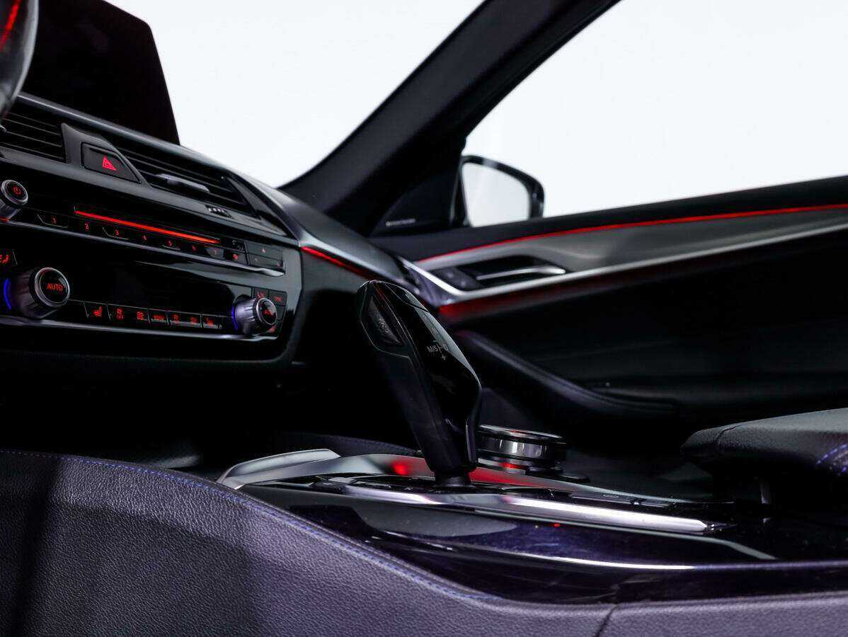 BMW 5 серии 2018 года с пробегом. Фото: #13