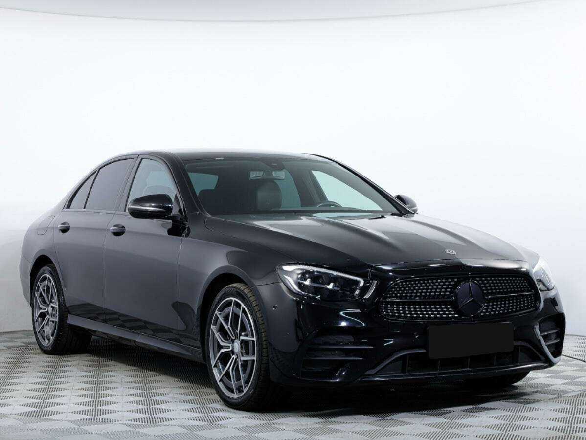 Mercedes-Benz E-Класс 2020 года с пробегом. Фото: #2