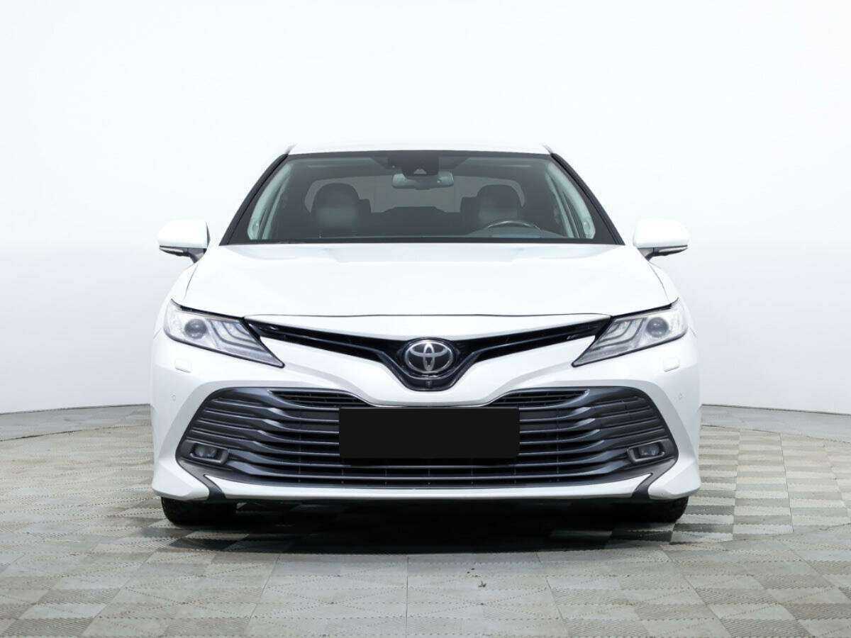 Toyota Camry 2019 года с пробегом. Фото: #1