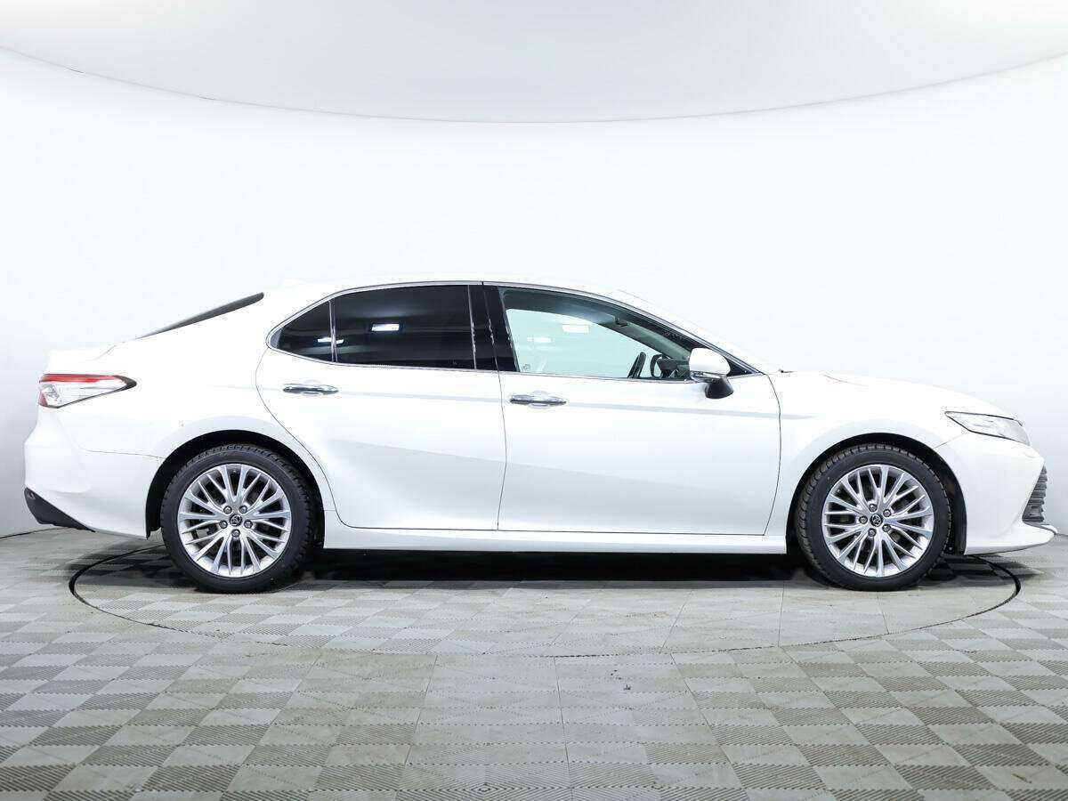 Toyota Camry 2019 года с пробегом. Фото: #3