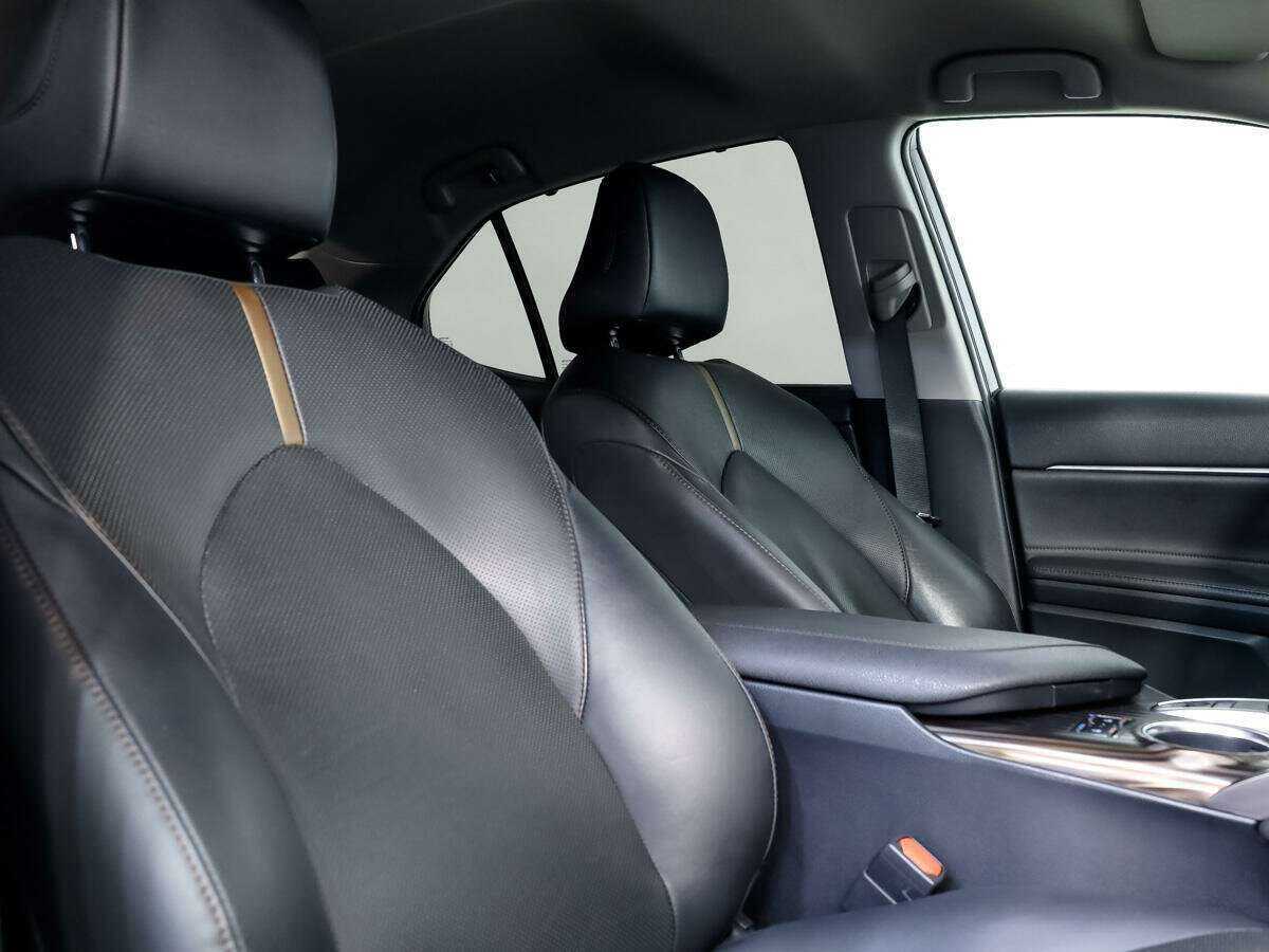 Toyota Camry 2019 года с пробегом. Фото: #11