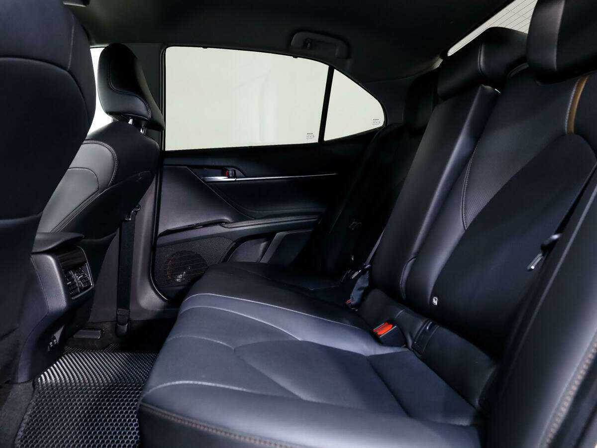 Toyota Camry 2019 года с пробегом. Фото: #12